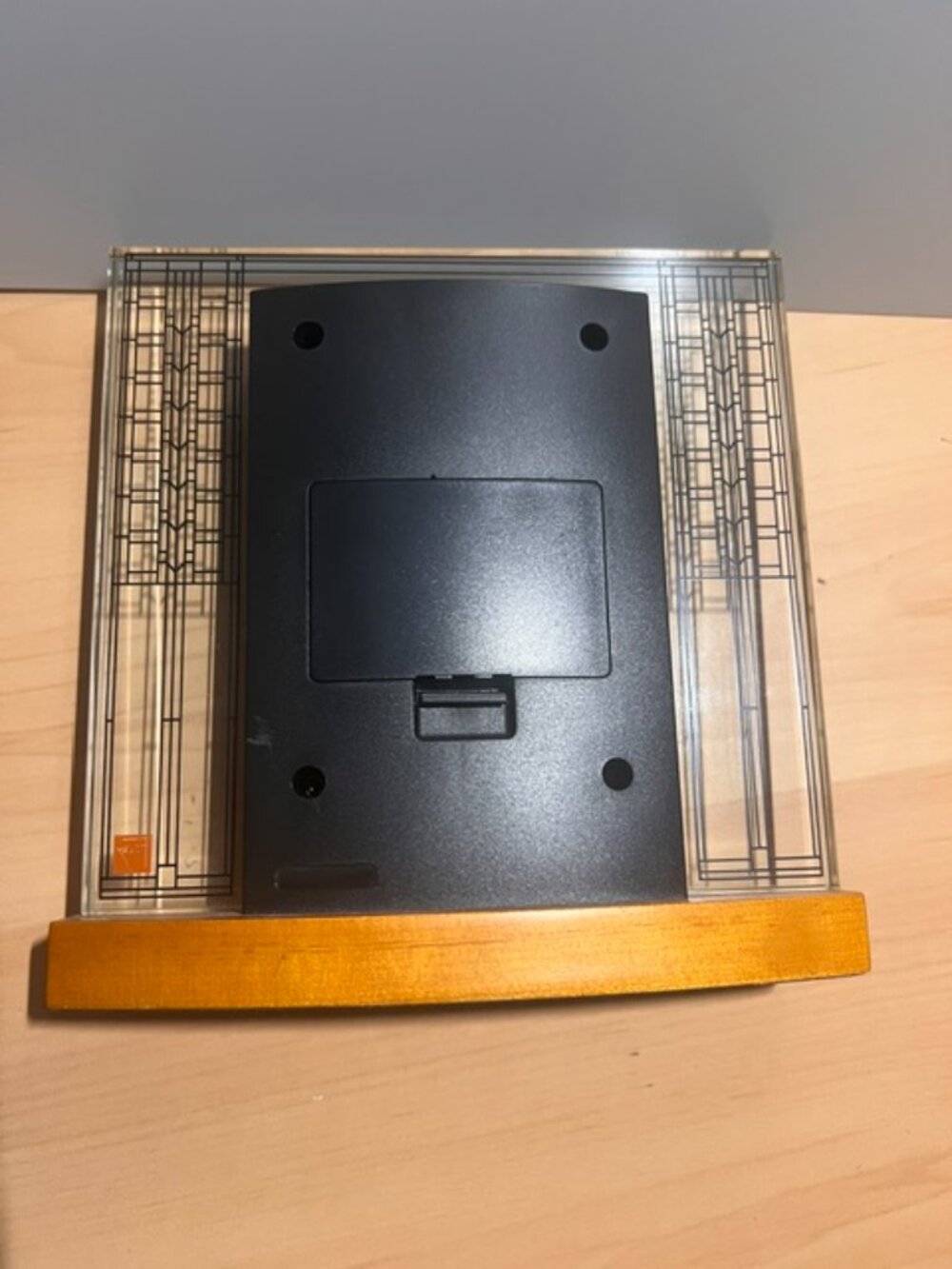 Bulova B7750 Glasner House Frank Lloyd Wright Accent Clock - Picture 7 of 9